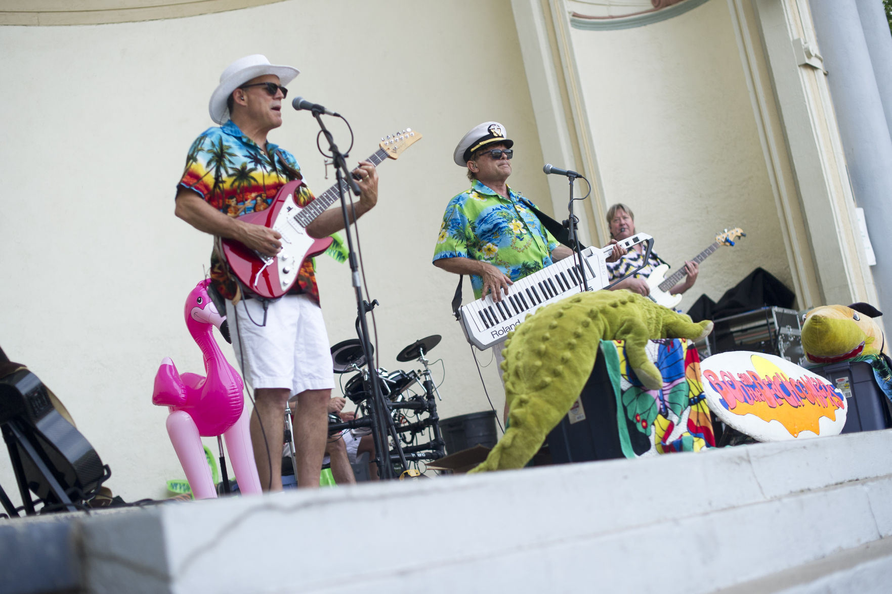 Bob and The Beachcombers 03
